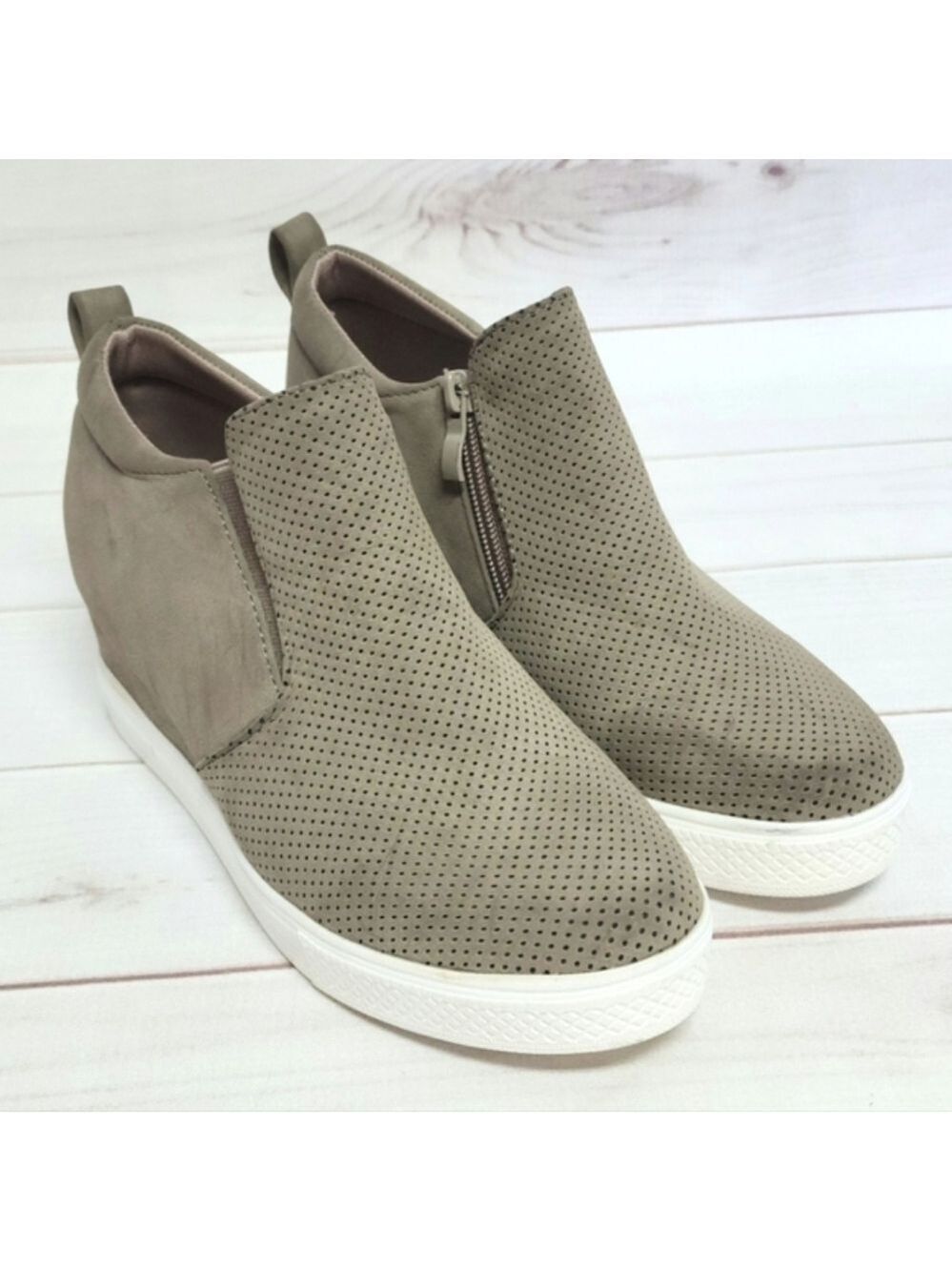 Alexis Leroy Hidden Platform Wedge Booties in Taupe Size 7.5 - New